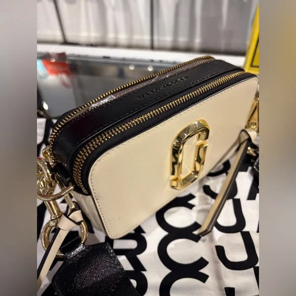 Marc Jacobs The Snapshot Bag Cream and Black Crossbody NWT - Picture 3 of 9